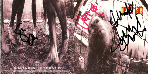 Pearl Jam - Stone Gossard Jeff Ament Mike McCready Autograph CD Cover