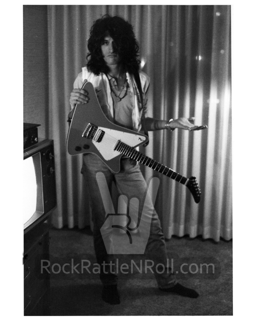 Classic Aerosmith Joe Perry Classic 8x10 BW Photo ID - 03
