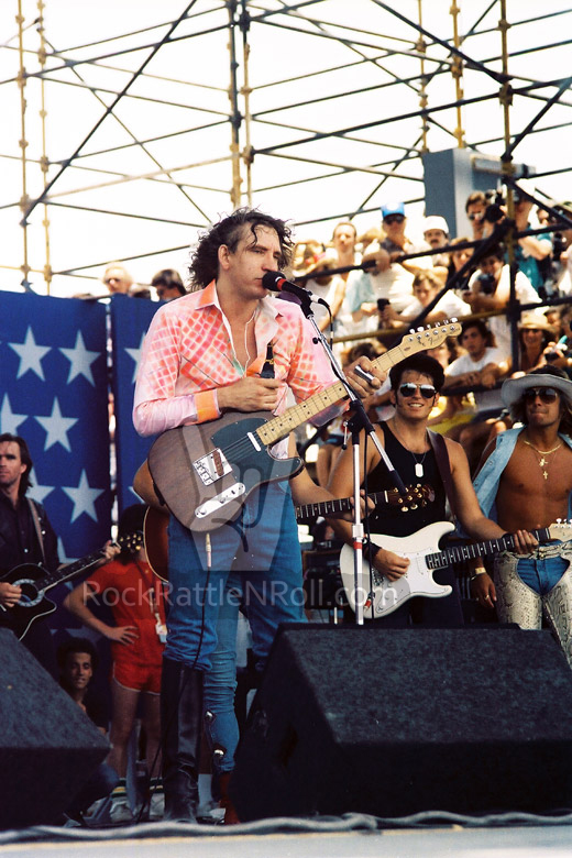 Willie Nelson 1986 Farm Aid II July 4th, 1986 Manor Downs, Texas Joe Walsh Vince Neil Jon Bon Jovi